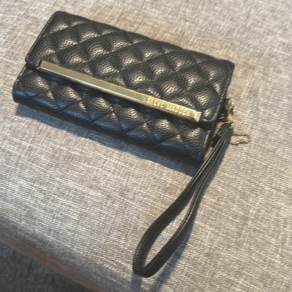 Steve Madden Black and Gold Quilted Wristlet - Picture 2 of 7